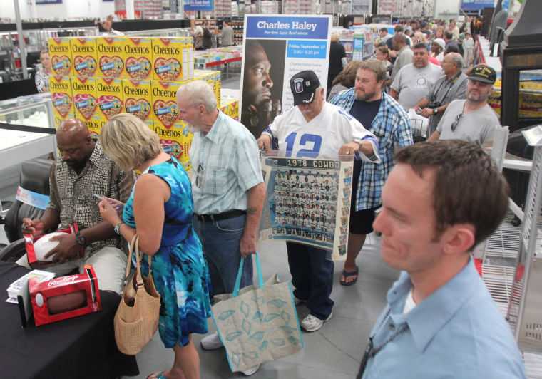 Ed 'Too Tall' Jones autograph signing